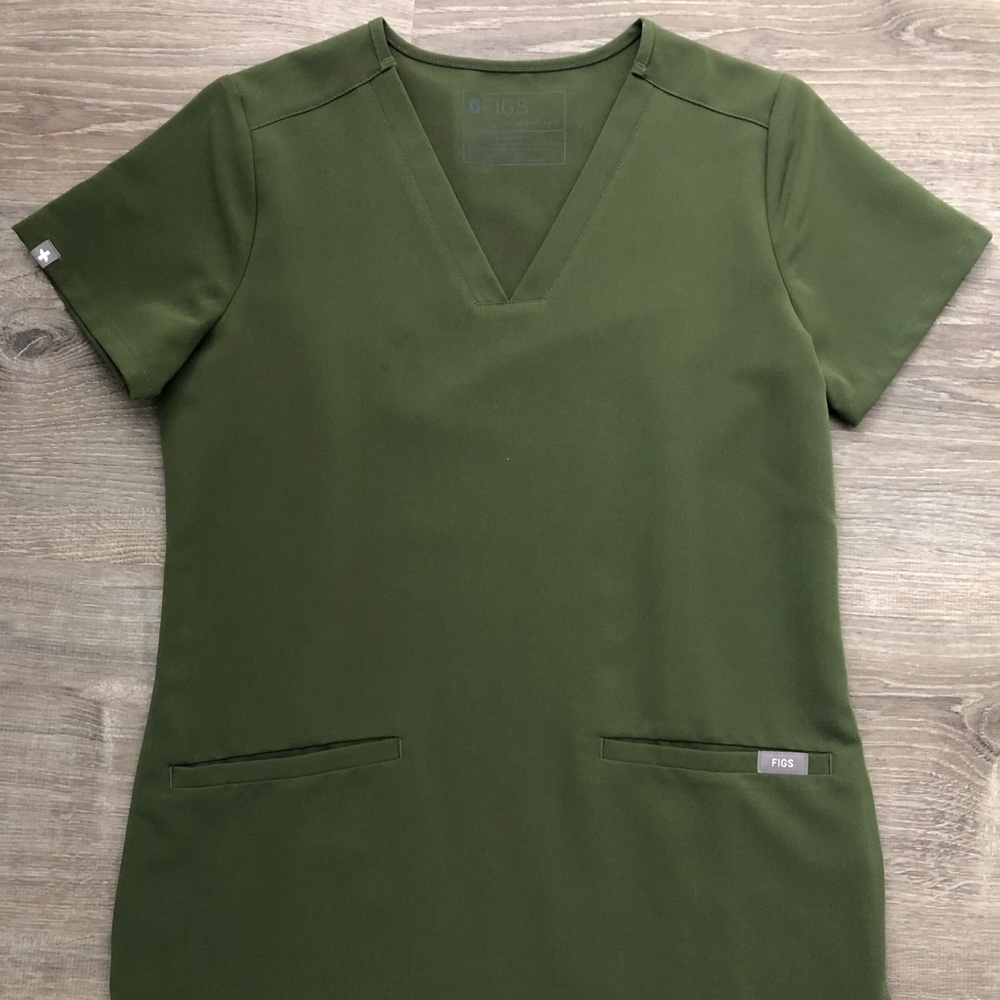 FIGS Casma Top